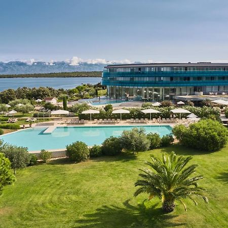 فندق وسبا فالكينستاينير إياديرا بيتريتْشاني المظهر الخارجي الصورة The Westin Resort Lake Annecy