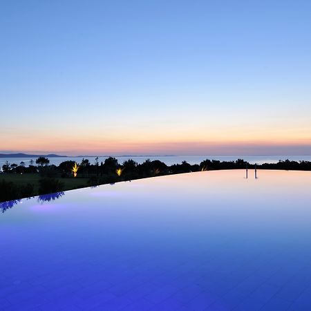 فندق وسبا فالكينستاينير إياديرا بيتريتْشاني المظهر الخارجي الصورة Sunset at the resort