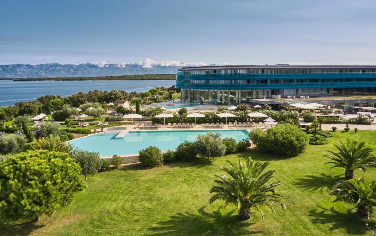 فندق وسبا فالكينستاينير إياديرا بيتريتْشاني المظهر الخارجي الصورة The Westin Resort Lake Annecy