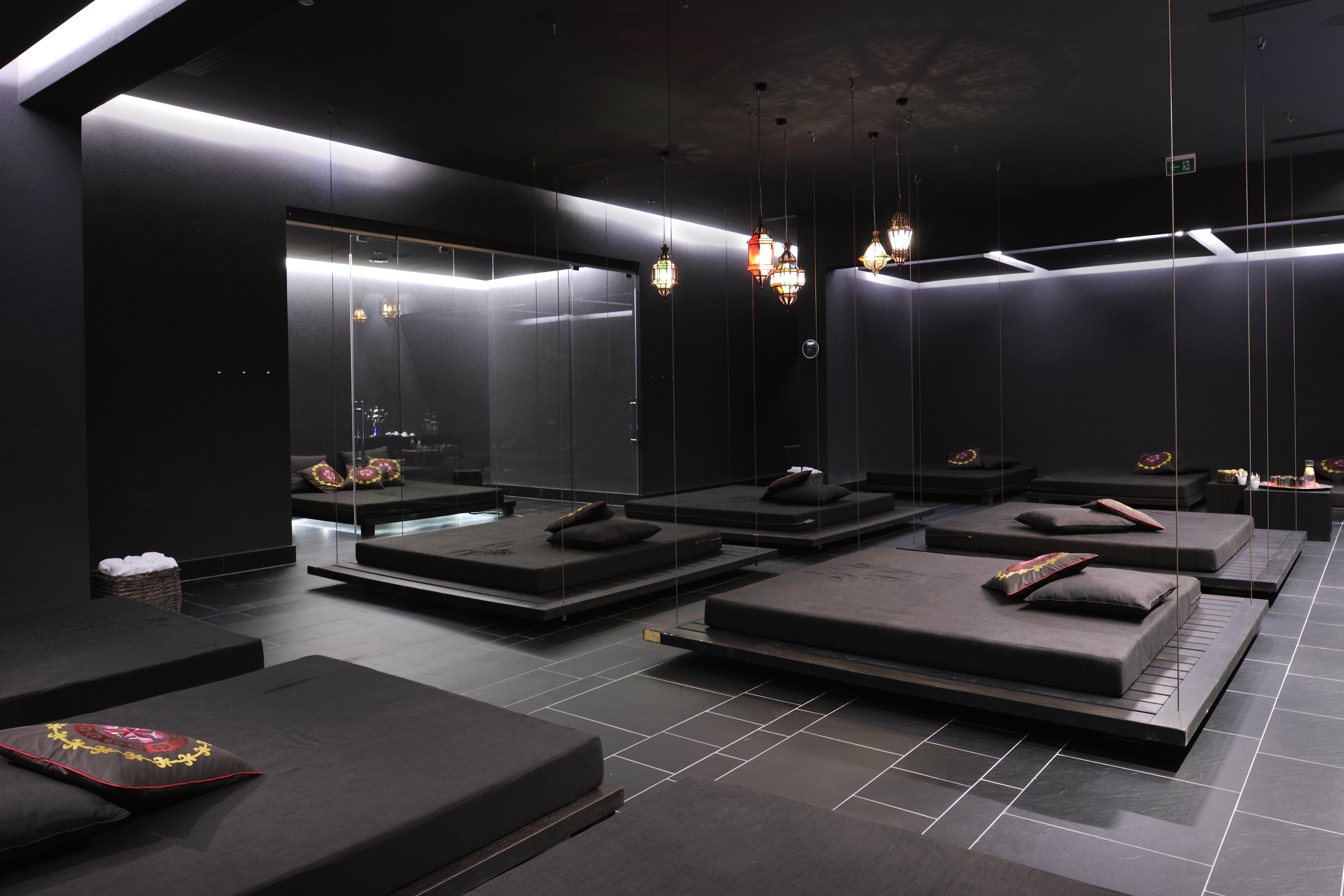 فندق وسبا فالكينستاينير إياديرا بيتريتْشاني المظهر الخارجي الصورة The interior of the spa