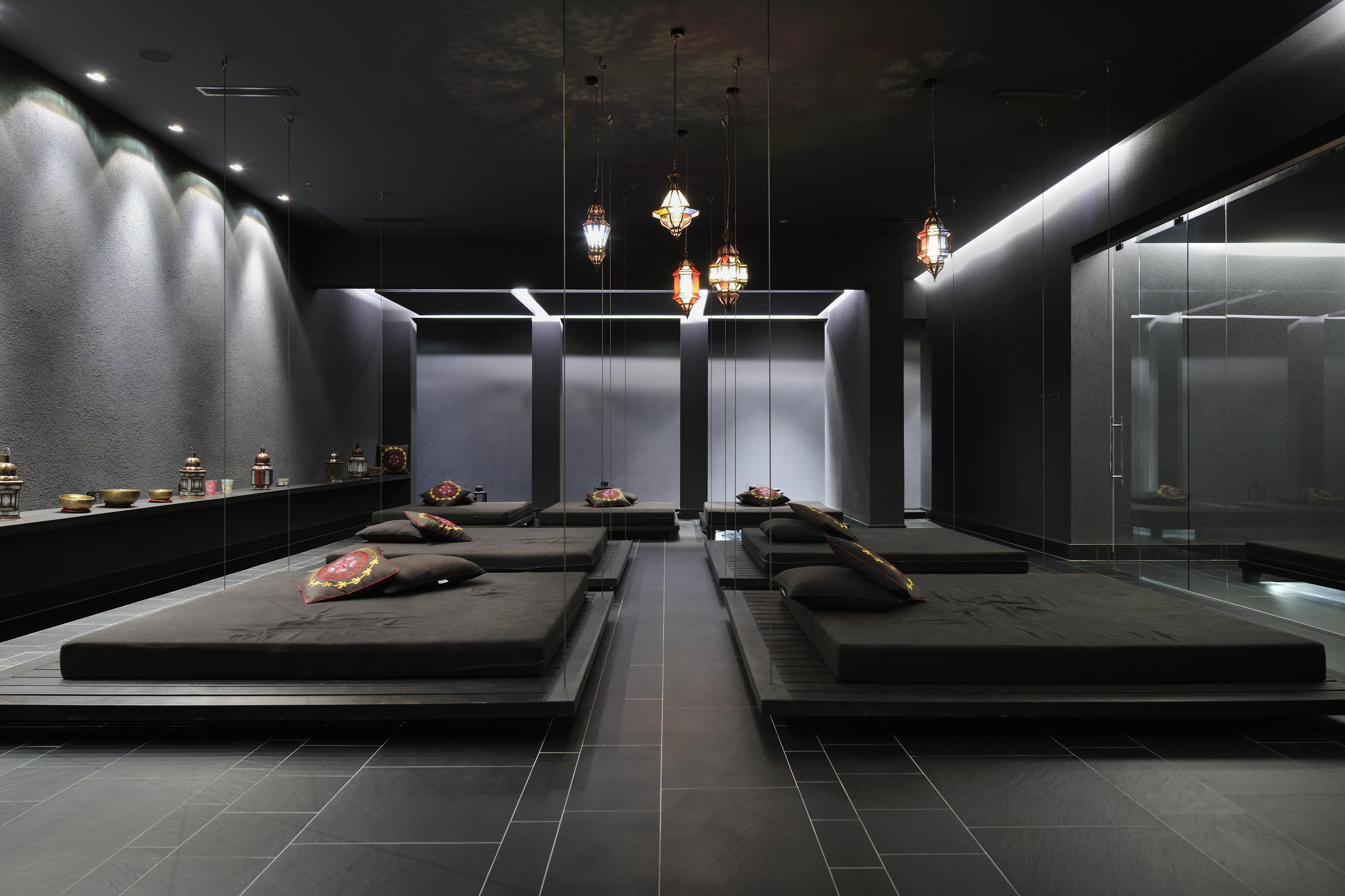 فندق وسبا فالكينستاينير إياديرا بيتريتْشاني المظهر الخارجي الصورة The interior of a spa in Tokyo, Japan