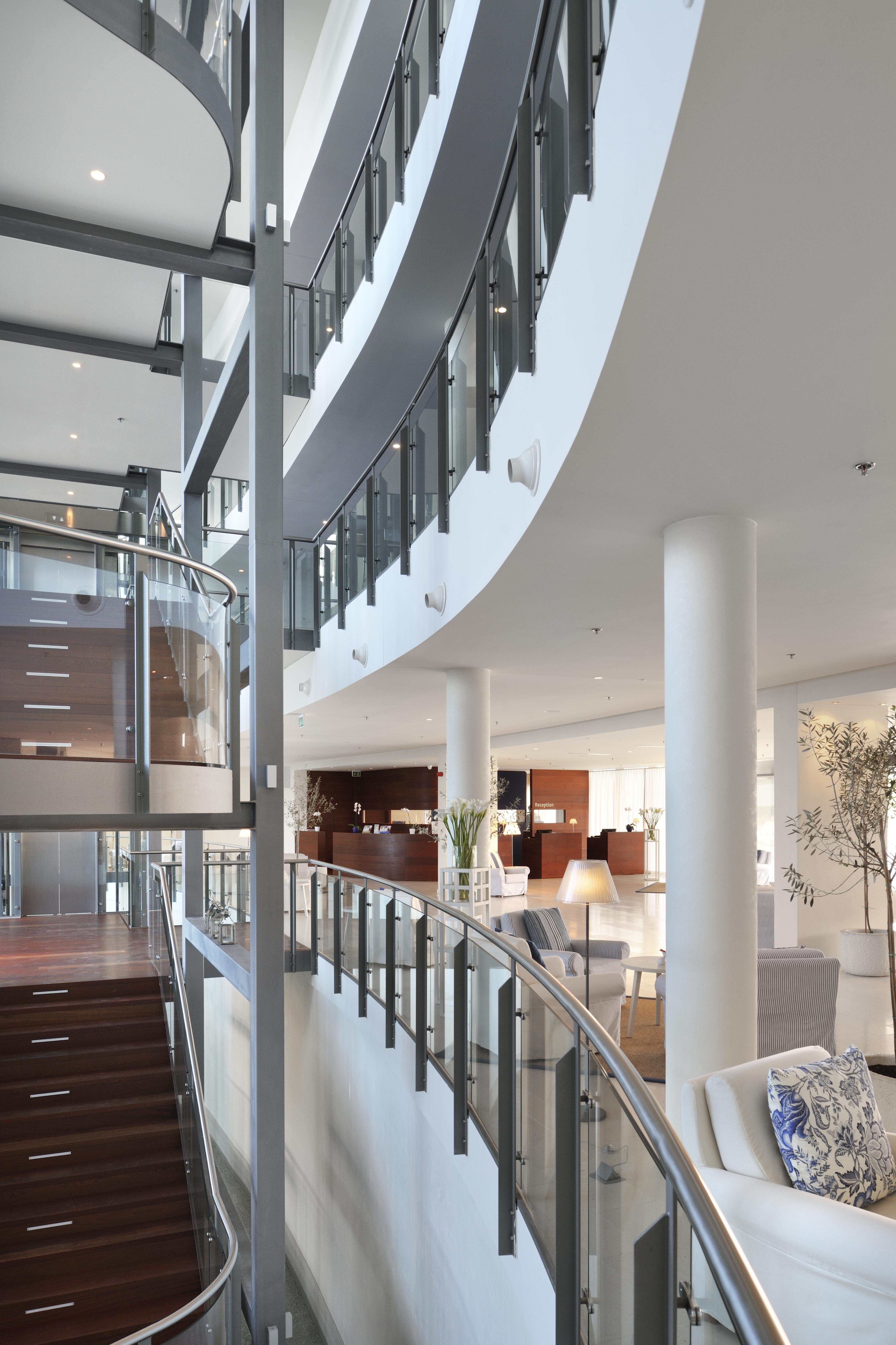 فندق وسبا فالكينستاينير إياديرا بيتريتْشاني المظهر الخارجي الصورة Interior of the hotel