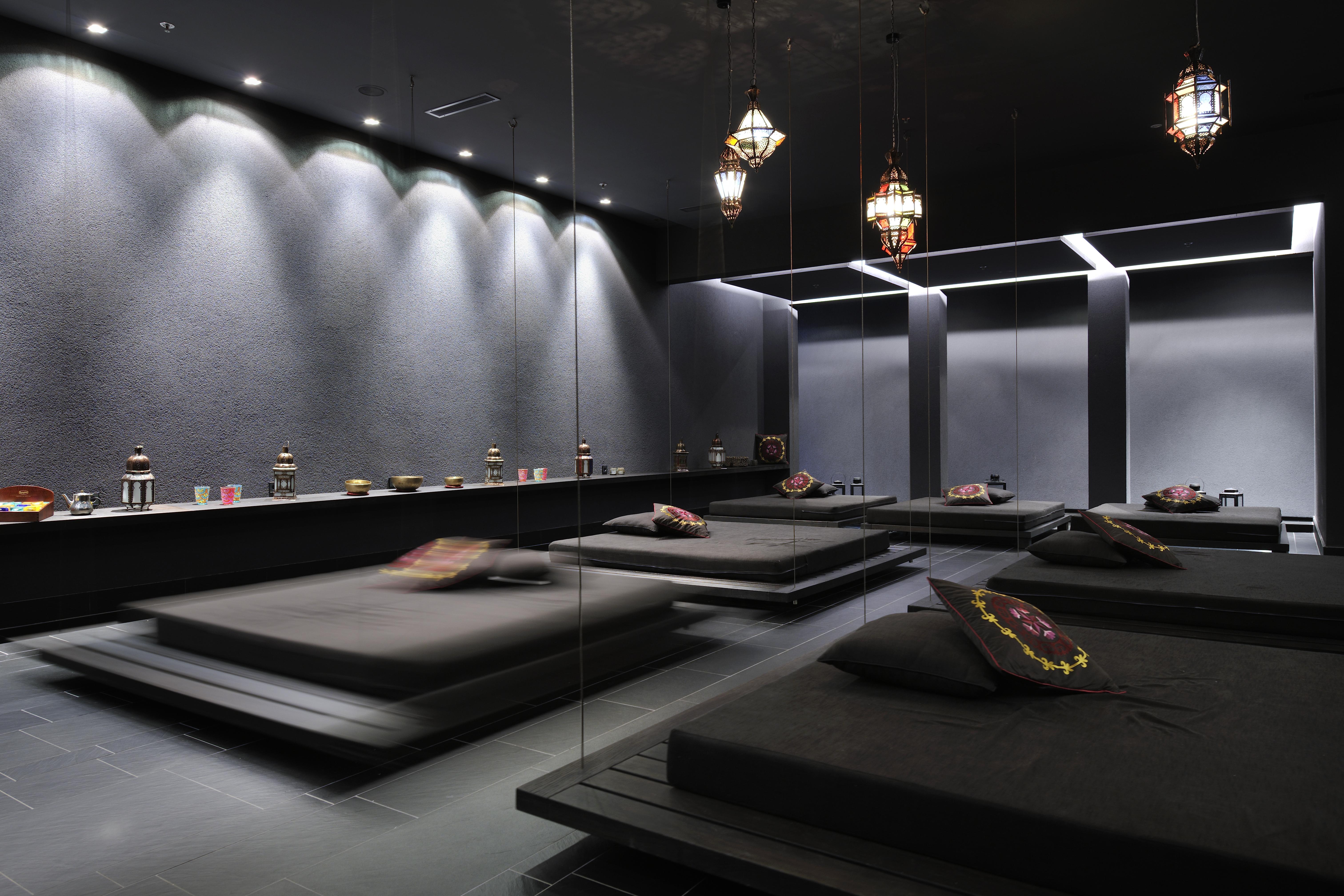فندق وسبا فالكينستاينير إياديرا بيتريتْشاني المظهر الخارجي الصورة The interior of the restaurant
