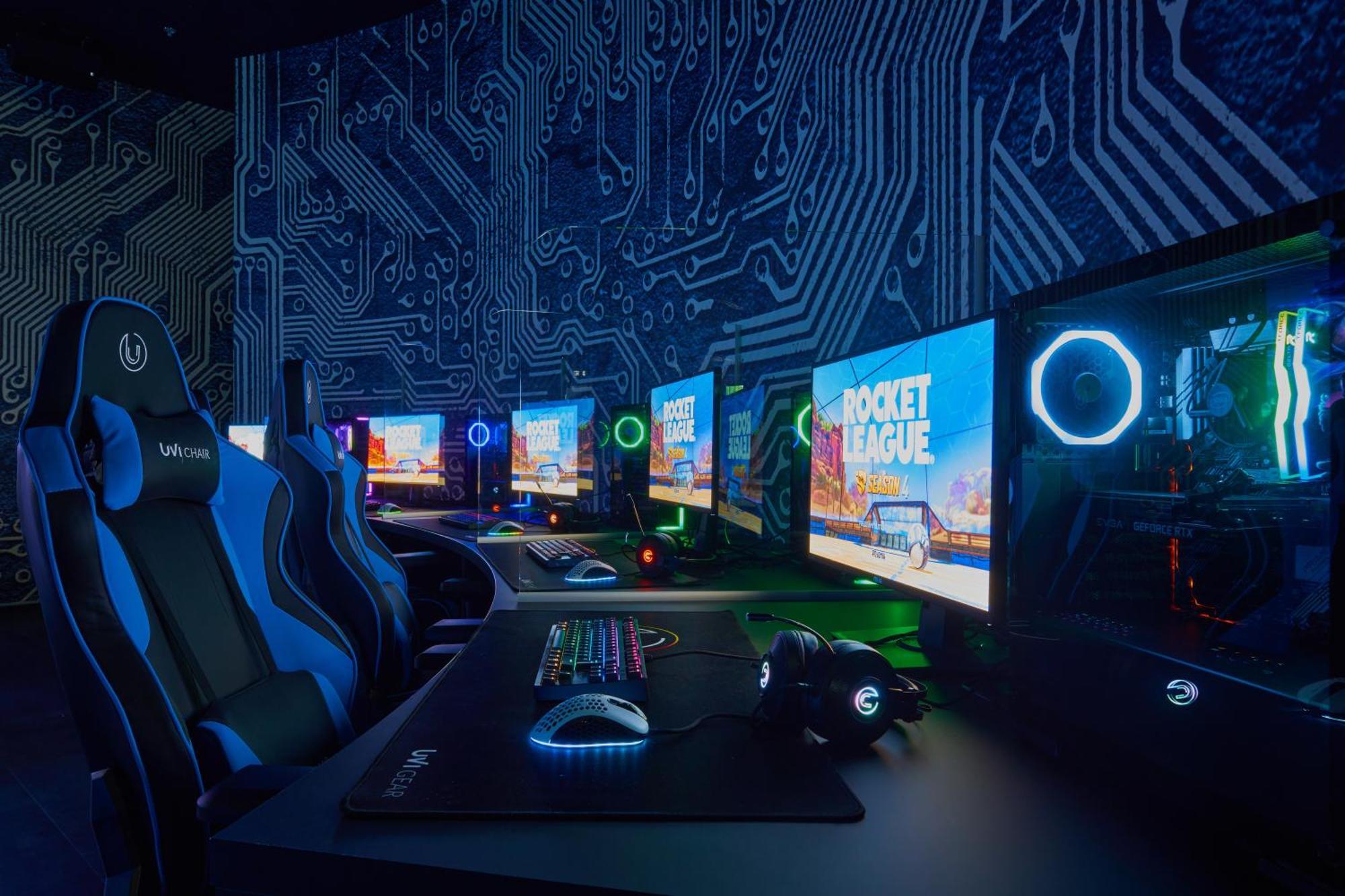 فندق وسبا فالكينستاينير إياديرا بيتريتْشاني المظهر الخارجي الصورة The gaming room at the 2019 Intel Extreme Masters